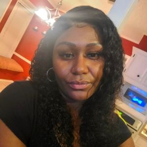 Meet your Posher, Lina